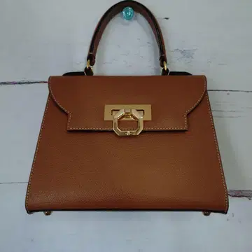 카르보티 CARBOTTI ERIKA 에리카 탄