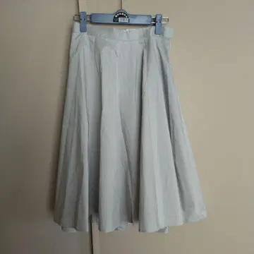 로페 실버 그레이 플레어 스커트