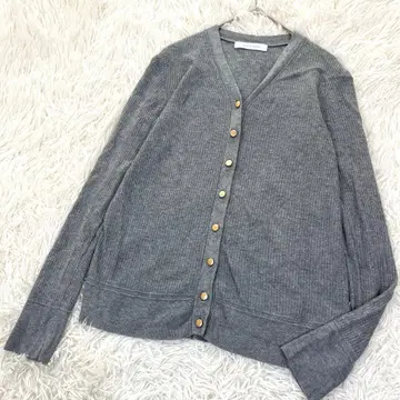 두클라쎄 리브 니트 골드 버튼 V넥 가디건 고급 그레이