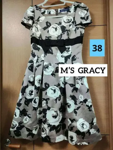 M S GRACY 엠즈 그레이시 리본 로즈 패턴 플레어 원피스 38 경사