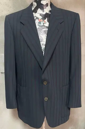 LAGUNA by Belvest 스트라이프 테일러드 자켓