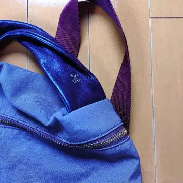 보라색 나일론 백팩