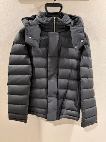 [ 새상품급 ] Calvin Klein 후드 부착 다운 자켓 블랙