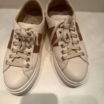 루카 그로시 가죽 스니커즈 화이트