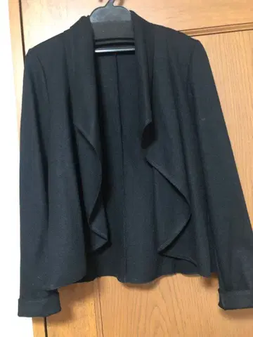 블랙 자켓 가디건 쿠 드 샹스