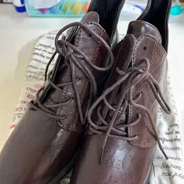 브라운 가죽 레이스업 부츠