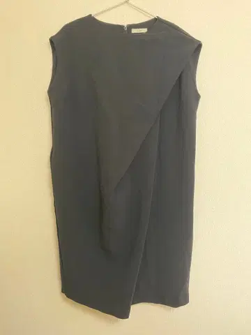 CLANE 슬리브리스 비대칭 원피스