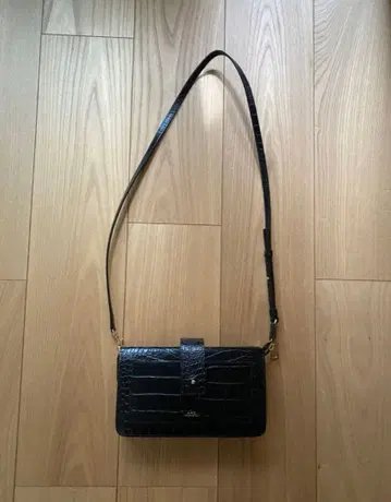 A.P.C. 아페쎄 숄더백 블랙 크로커다일 패턴
