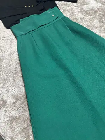 UNITED TOKYO 구미 가공 니트 스커트