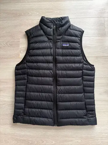 파타고니아 다운 스웨터 베스트 M 사이즈 BLK (컨디션 최상)