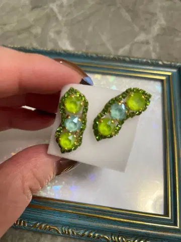 그린 블루 보석 스터드 귀걸이 완두콩 모티브