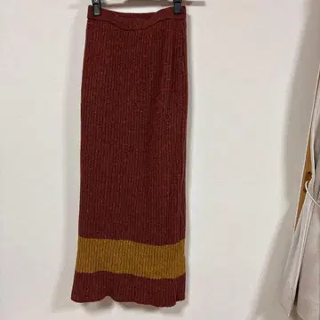 HAI SPORTING GEAR 니트 타이트 스커트 빨간색과 노랑