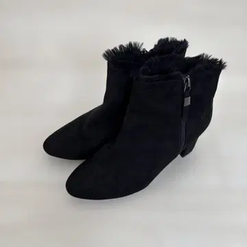 시마무라 블랙 스웨이드 퍼 부츠