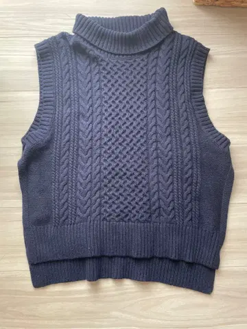 MidiUmi 네이비 터틀 니트 베스트