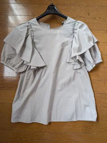 UNITED ARROWS 프릴 반팔 상의 그레이