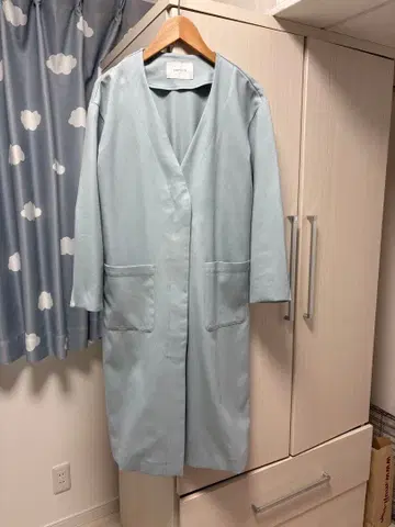 SIMPLICITE 라이트 블루 트렌치코트 허리밴딩 포함