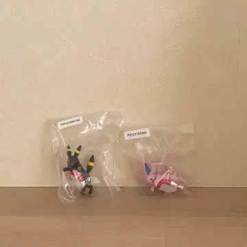 포켓몬 제일복권 F상 길거리 산책 챠라링 프렌즈 블래키 에브이