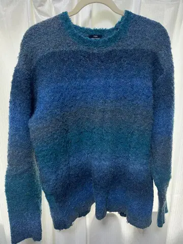 어반 리서치 그라데이션 니트 블루 M 사이즈