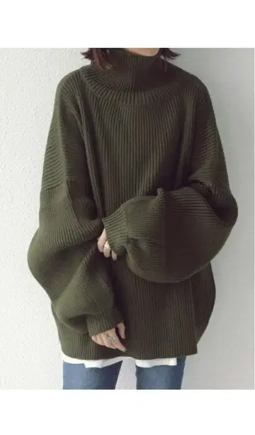 안티카 레어 완판템 어른 루즈핏 니트 카키