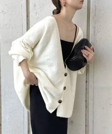 새상품급 select MOCA 슬리브 링킹 V넥 가디건 화이트