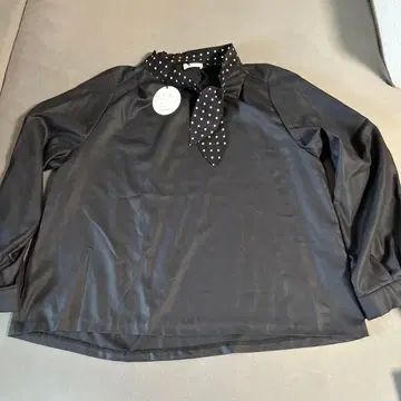 SONO 블랙 블라우스