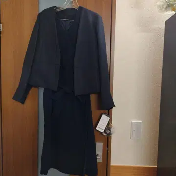 네이비 자켓과 랩 드레스 세트