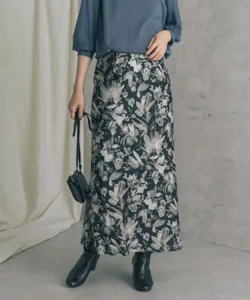 어반 리서치 rosso 꽃무늬 새틴 스커트