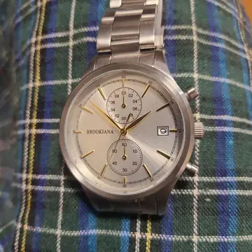 세로 2개 크로노그래프 가동 중 브루키아나 쿼츠