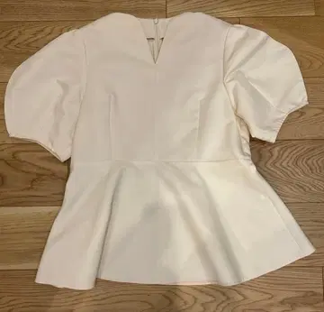 Heve 헤이브 페플럼 벌룬 슬리브 블라우스