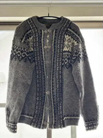 노르웨이산 페어아일 패턴 가디건