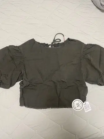 [ ALEXIA STAM ] 프릴 소매 크롭 상의