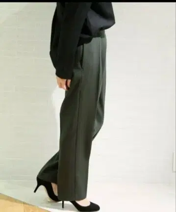 Plage 플라주 부카티니 턱 팬츠