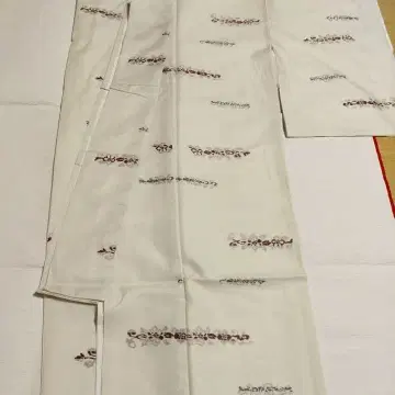 화이트 베이스 꽃무늬 코몬 기모노 워셔블 기모노