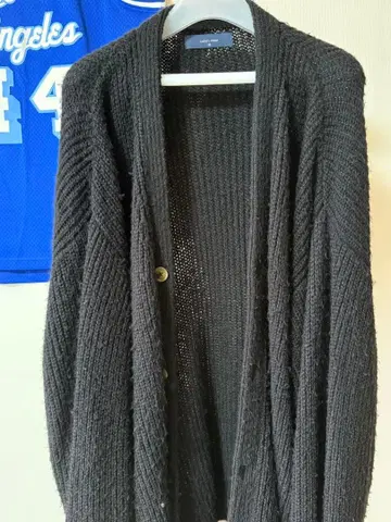 블랙 니트 가디건 버튼 포함