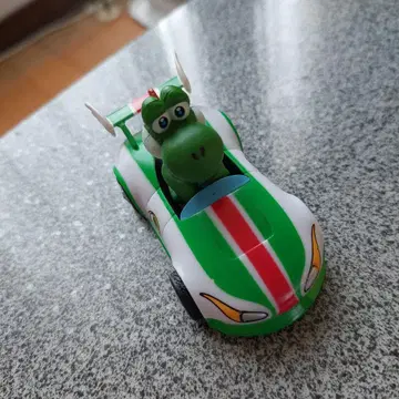 요시 미니카 스포츠카 스타일