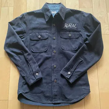 네이비 데님 셔츠 자수 로고 포함