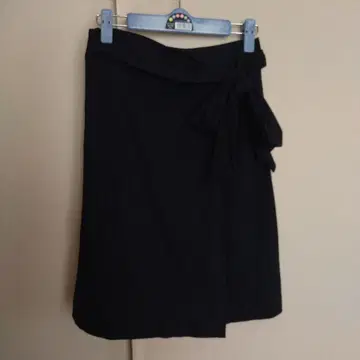 루소크 리본 포함 타이트 랩스커트