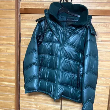 다크 그린 다운 자켓 퍼 포함