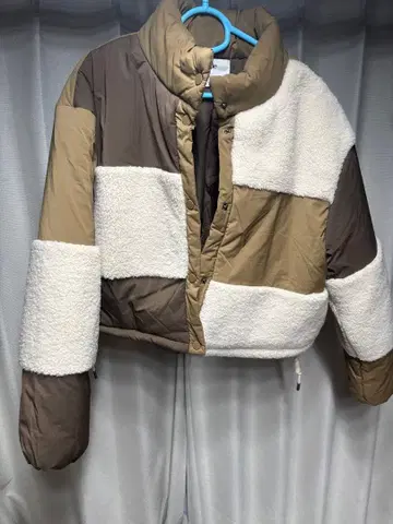 elodie 다운 자켓 L 사이즈 크롭 기장