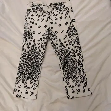 캐주얼 팬츠 화이트 블랙 무늬