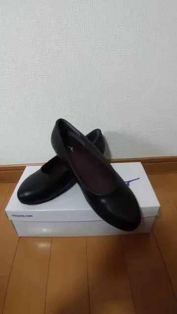 Mizuno 블랙 플랫슈즈