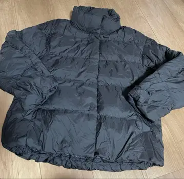 유니클로 울트라 라이트 다운 코쿤 자켓 S