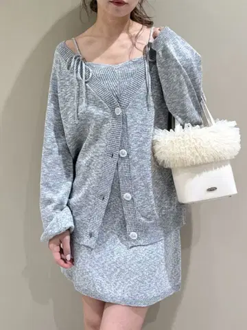 새상품 LILY BROWN 3피스 니트 셋업 그레이 2025