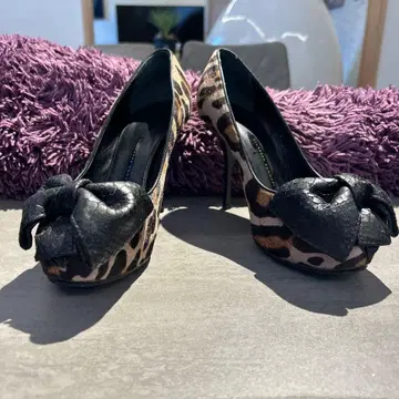 자노티 레오파드 무늬 리본 포함 하이힐