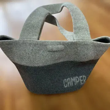 CAMPER / 그레이 펠트 토트백