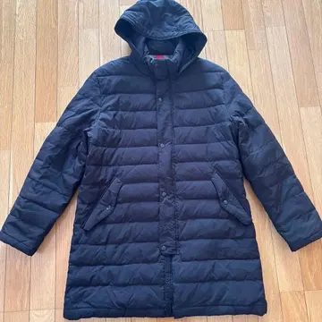 FIDATO 블랙 컬러 후드 부착 다운 자켓