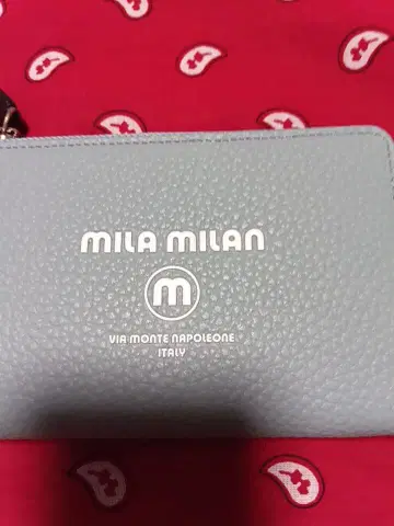 MILA MILAN 라이트 블루 접이식 지갑