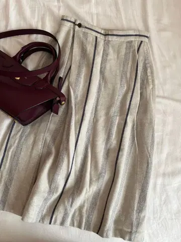 1시즌 착용 투모로우랜드 갤러리 바이 스커트