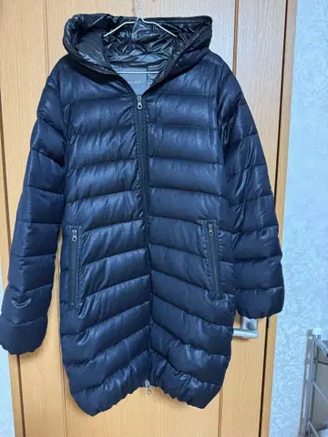 Duvetica 후드 부착 다운 자켓 44 네이비