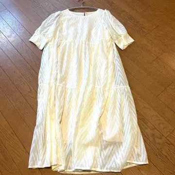 화이트 반팔 티어드 원피스 L 사이즈